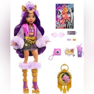 Monster High Fest Doll Clawdeen Wolf Glam Outfit & Festival Theme Accessories